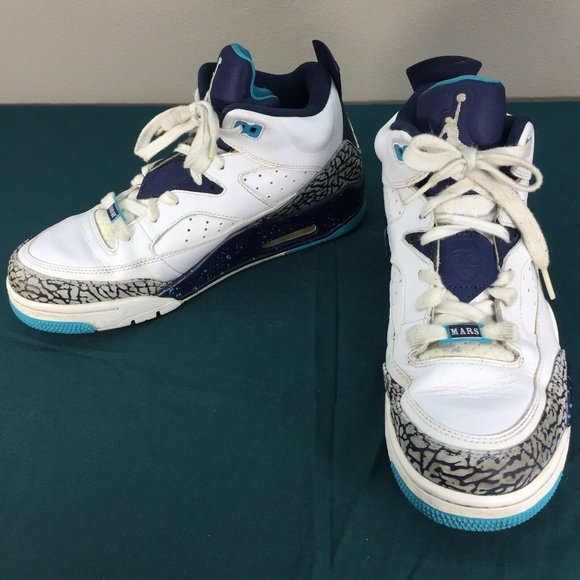 air jordan son of mars low off court shoes